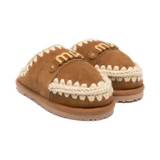 Тапочки с плетёной отделкой и логотипом