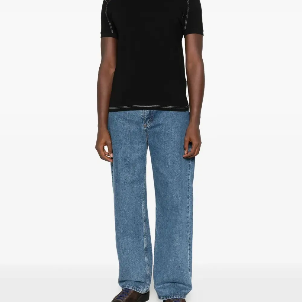 Футболка с контрастной строчкой