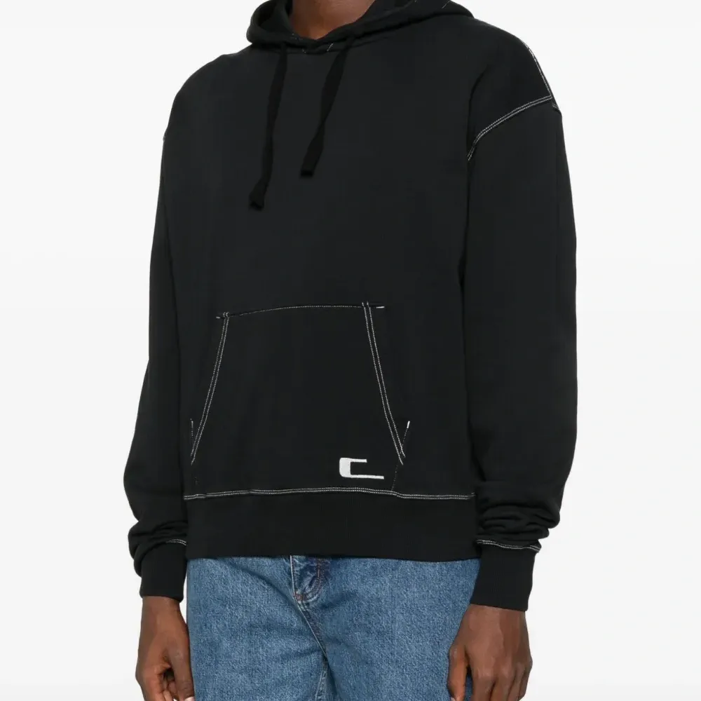 Худи с контрастной строчкой