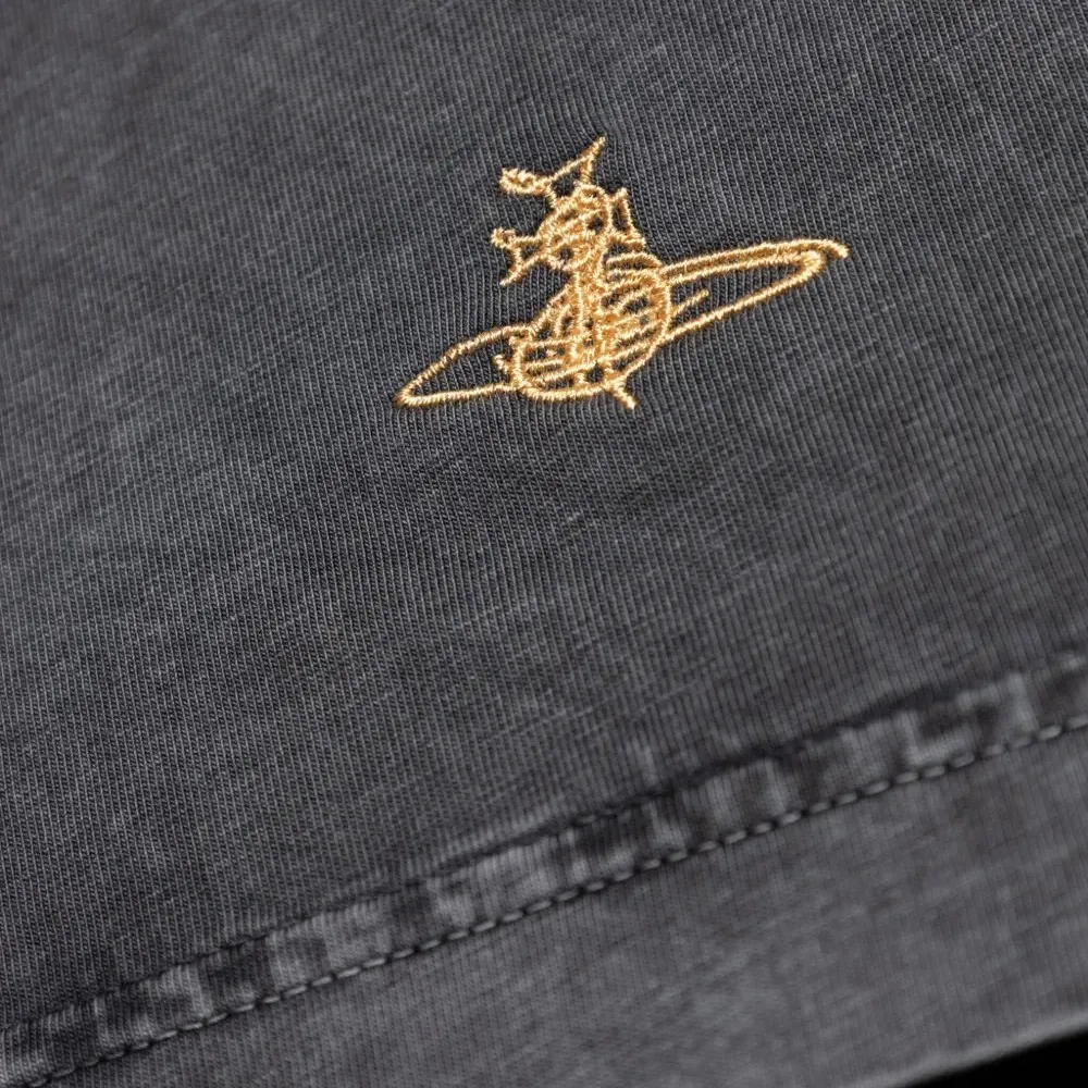 Футболка с V-образным вырезом