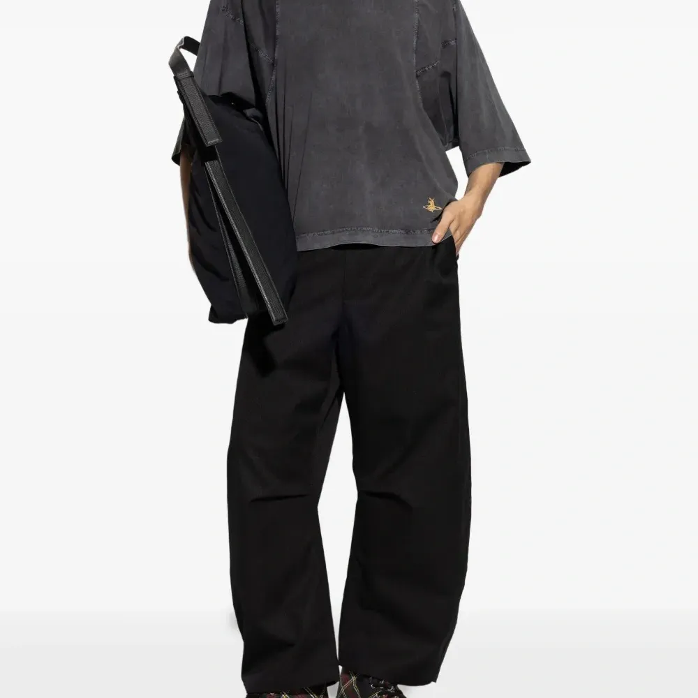 Футболка с V-образным вырезом