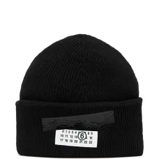 Шапка с нашивкой-цифрой