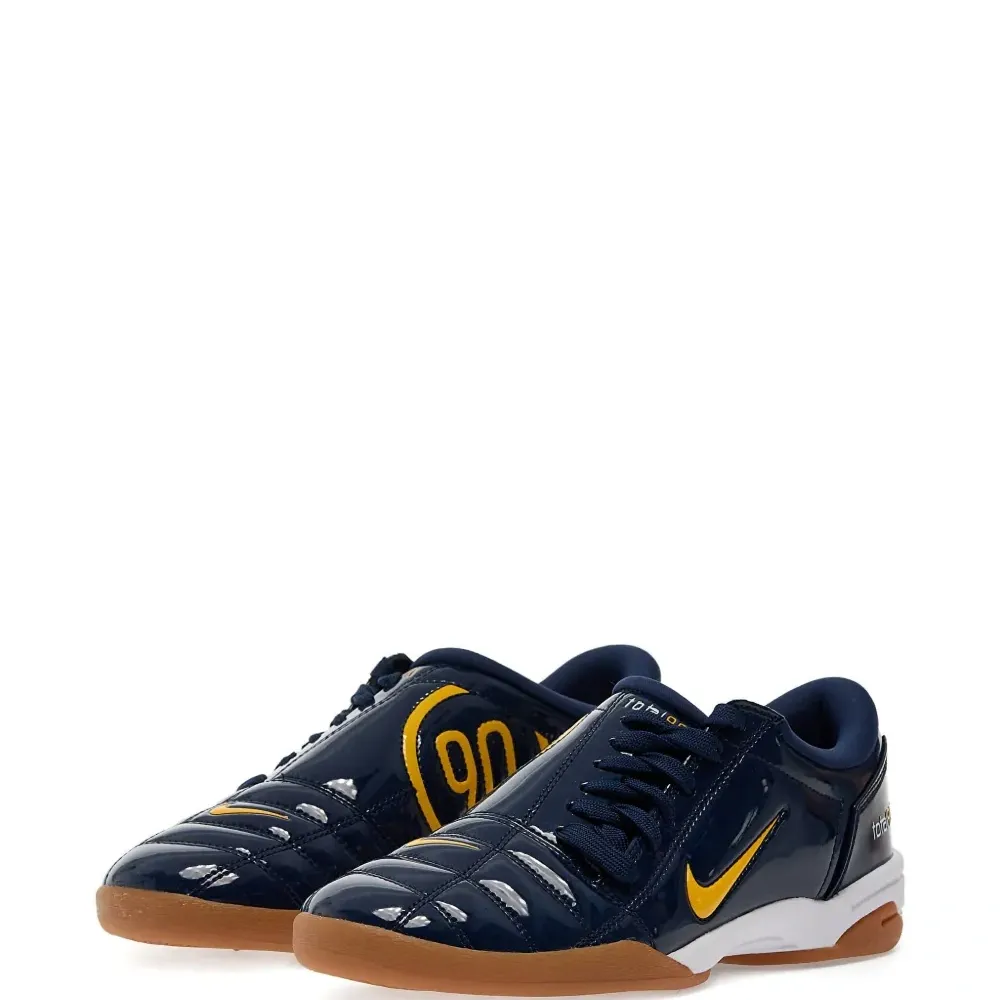 Кроссовки T90