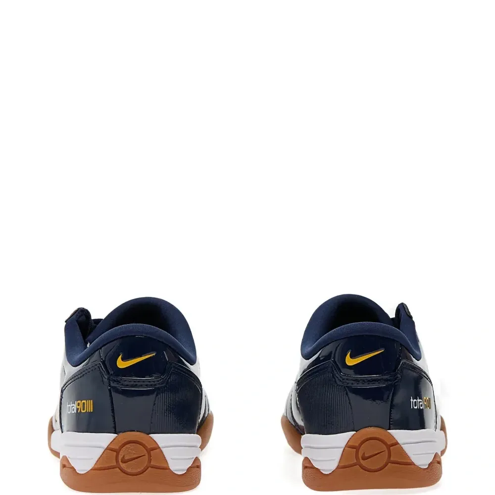 Кроссовки T90