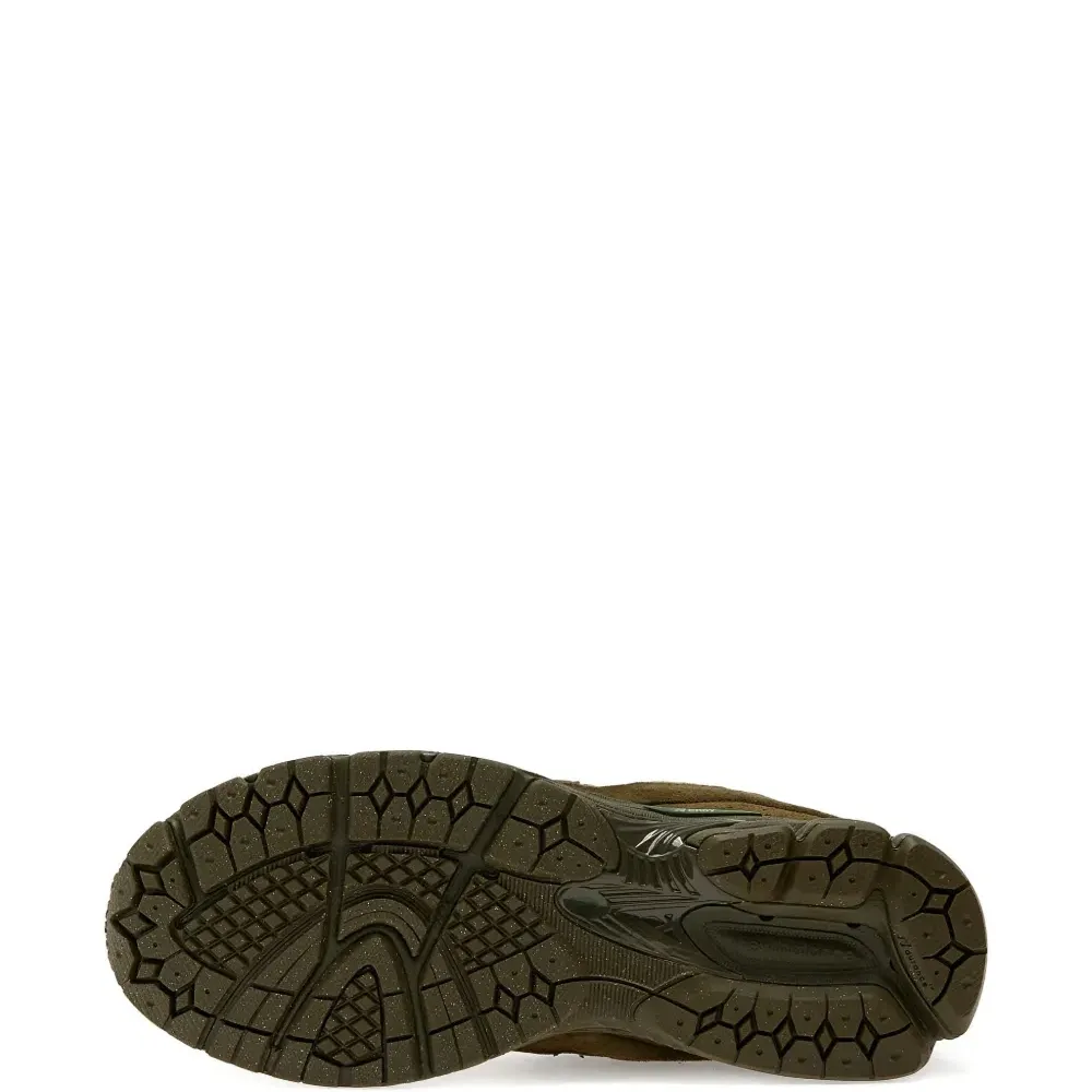 Кроссовки 2002R