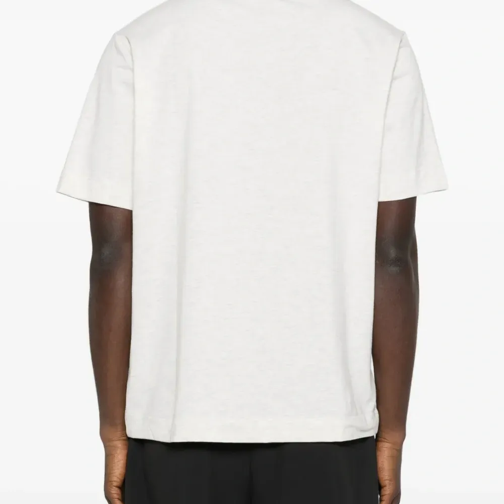 Футболка с логотипом