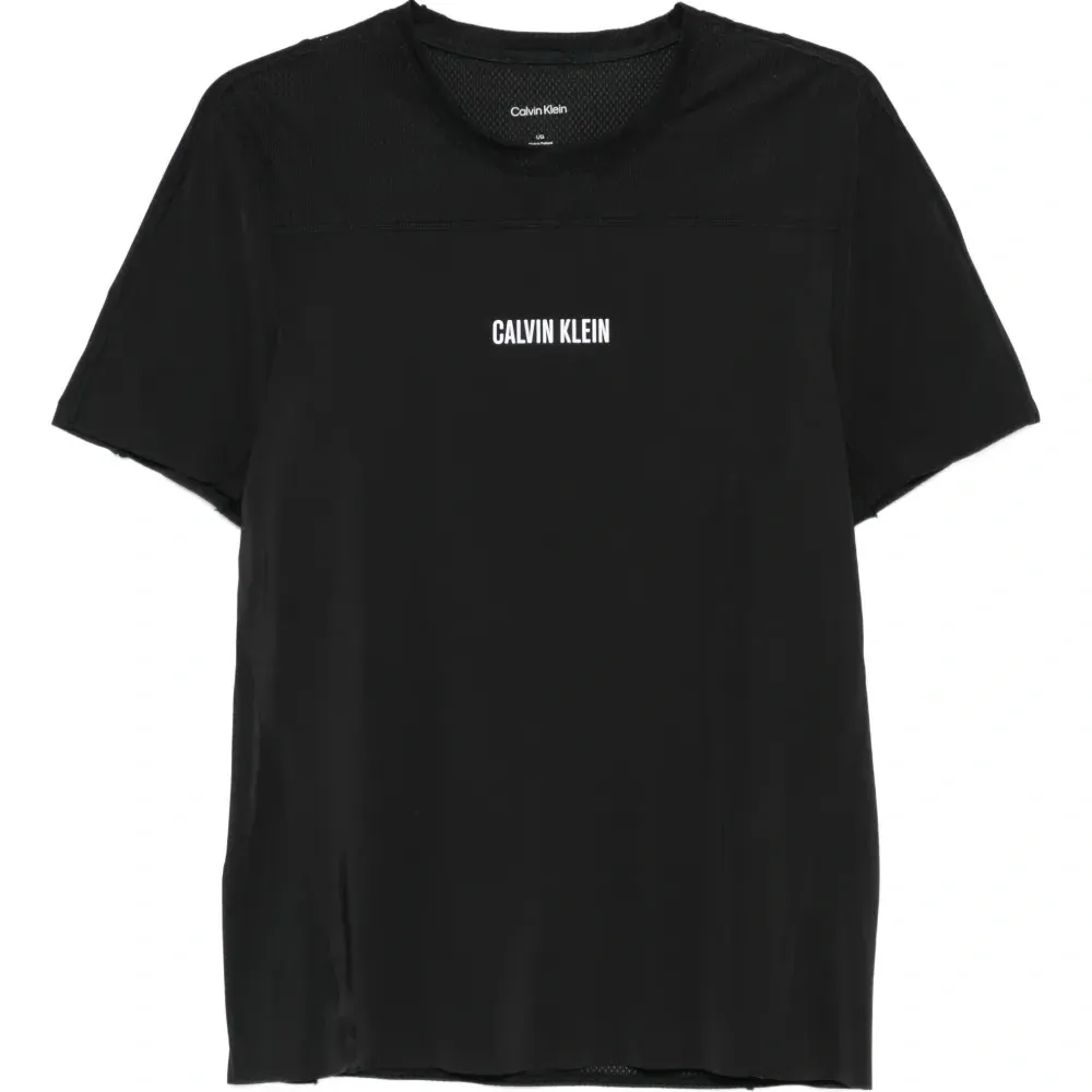 Футболка с сетчатой вставкой