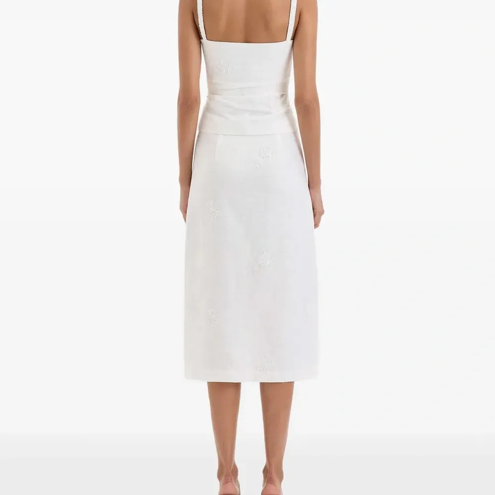 Миди-юбка с цветочной вышивкой