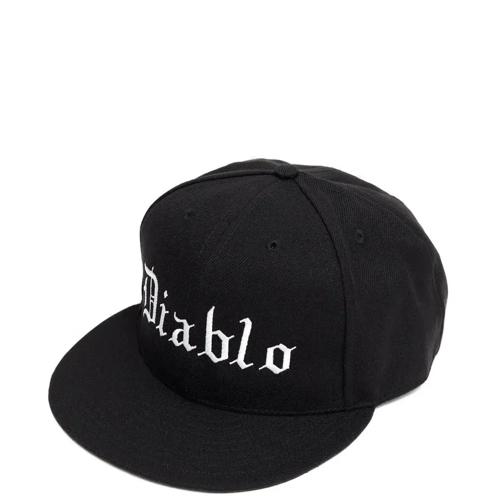 Бейсболка с вышивкой "Diablo"