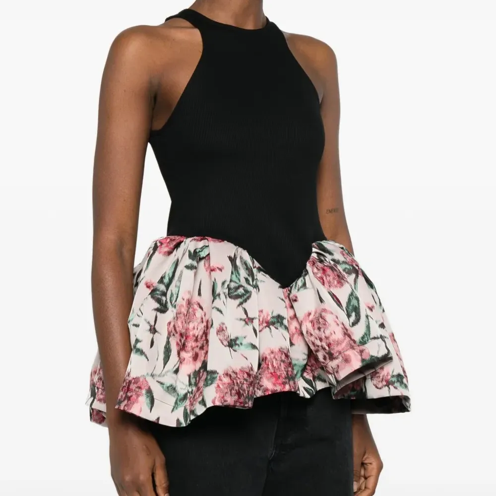 Блузка с баской из броката