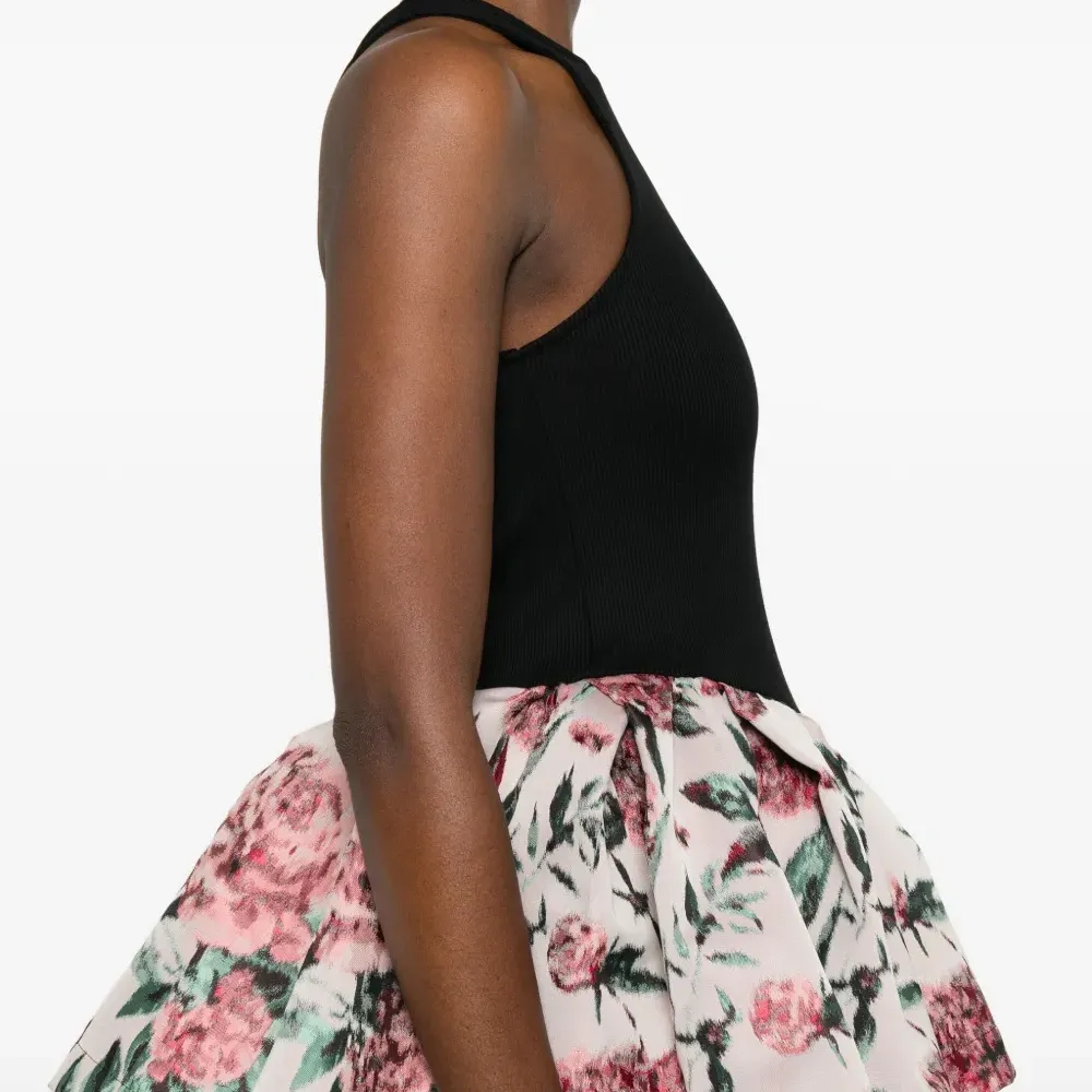 Блузка с баской из броката