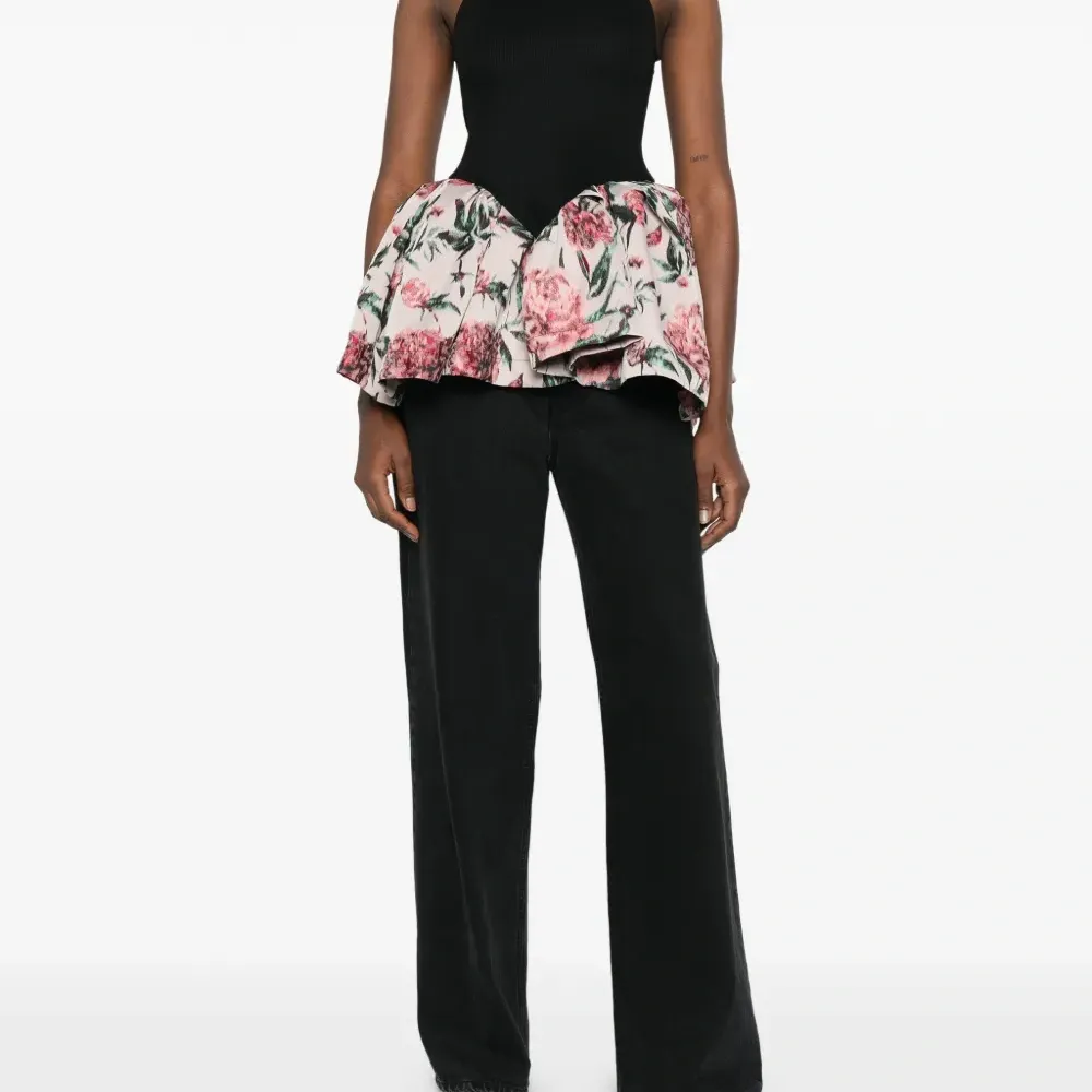 Блузка с баской из броката