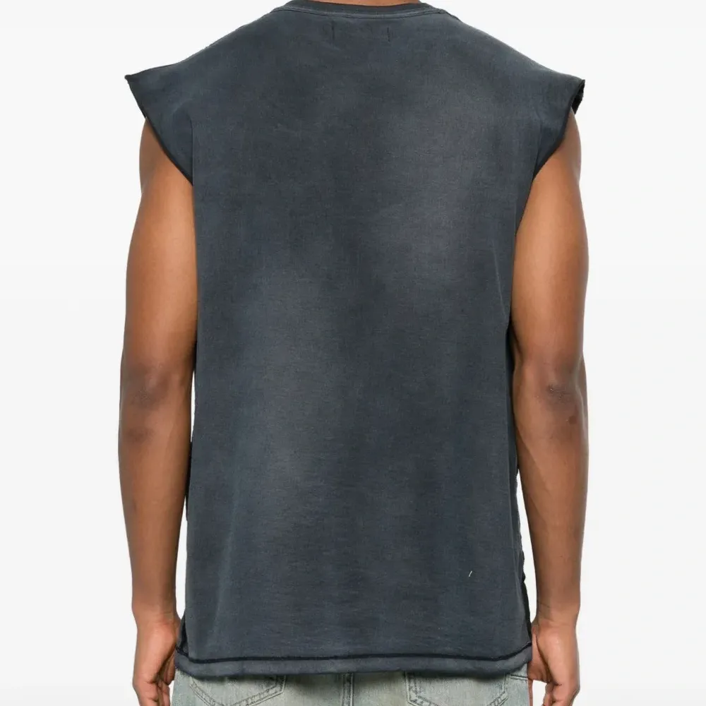 Топ без рукавов