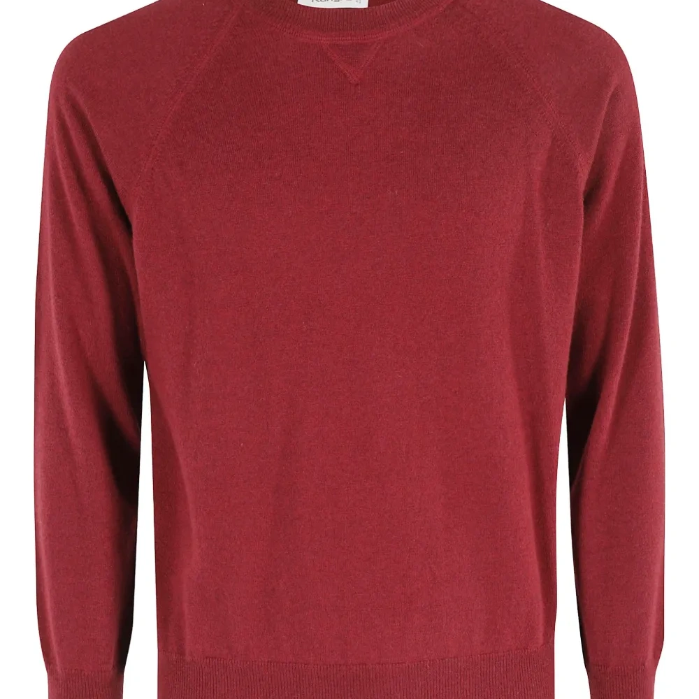 Свитер с круглым вырезом