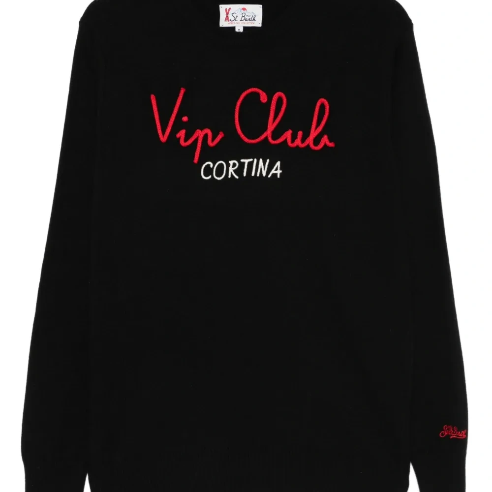 Свитер с вышитым логотипом