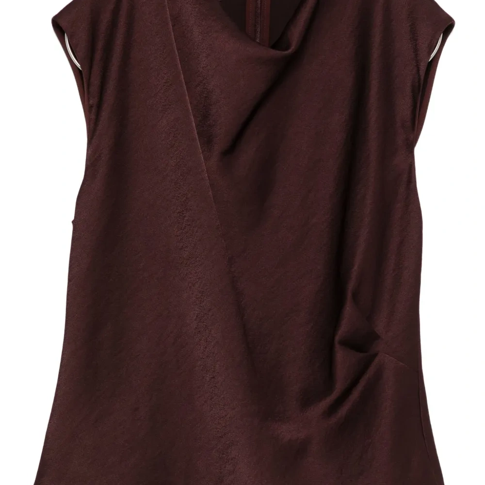 Блузка с драпированным вырезом