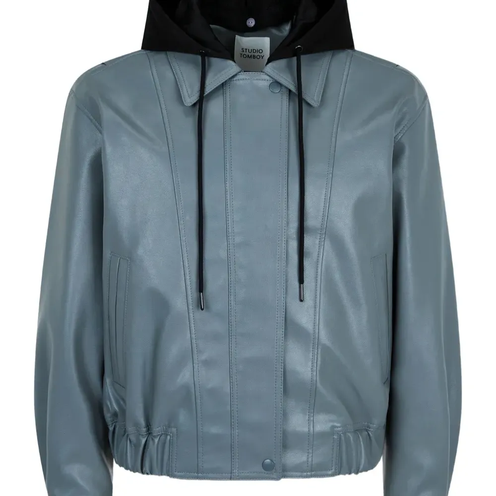 Куртка с капюшоном