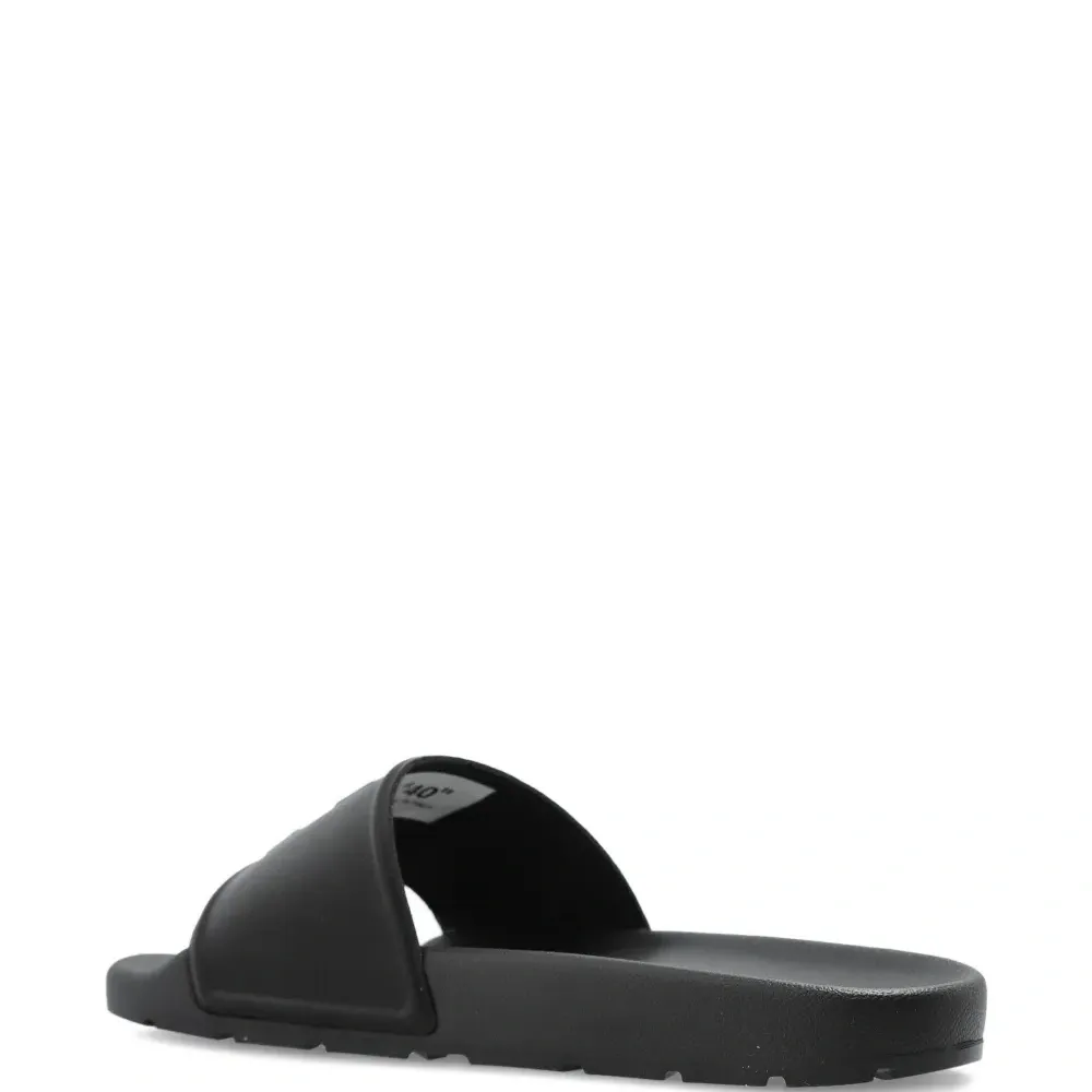 Кроссовки с мотивом стрел