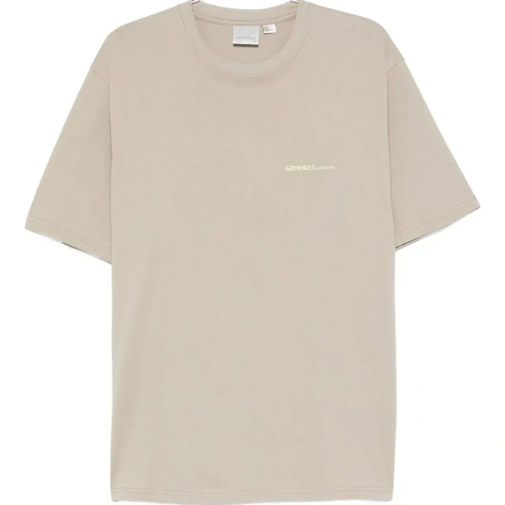 Футболка с логотипом