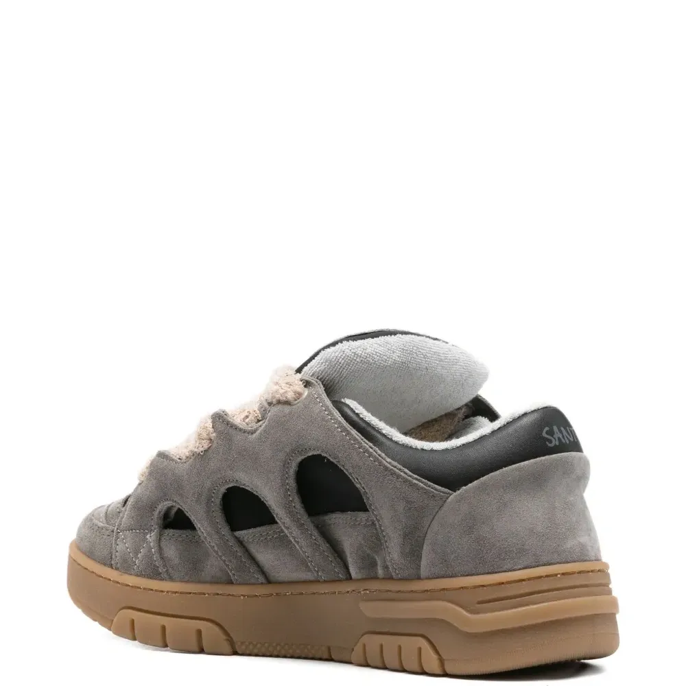 Кроссовки с вырезами