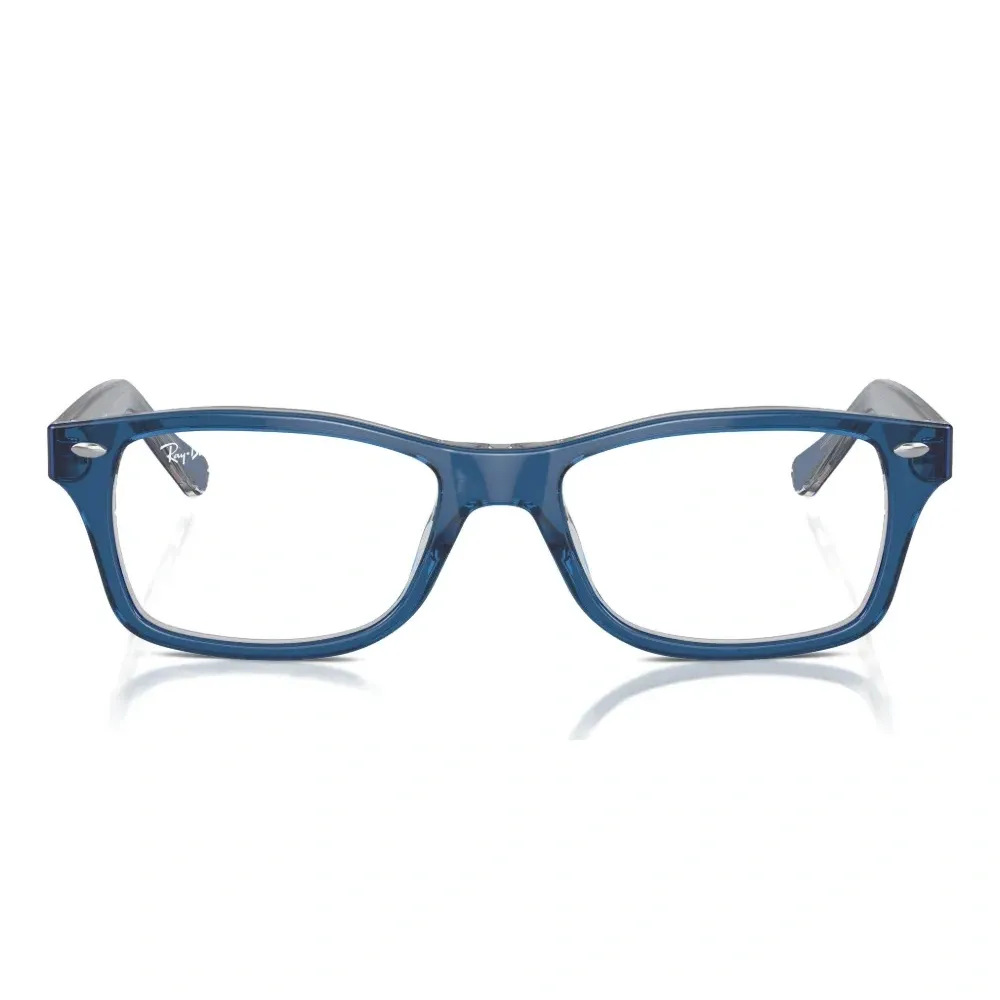 Очки в квадратной оправе