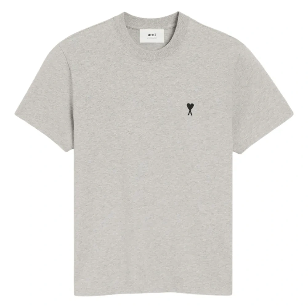 Футболка с вышитым логотипом