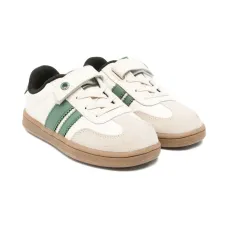 Кроссовки с комбинированными панелями Кроссовки с комбинированными панелями