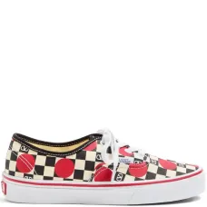Кроссовки в клетку из коллаборации с Vans