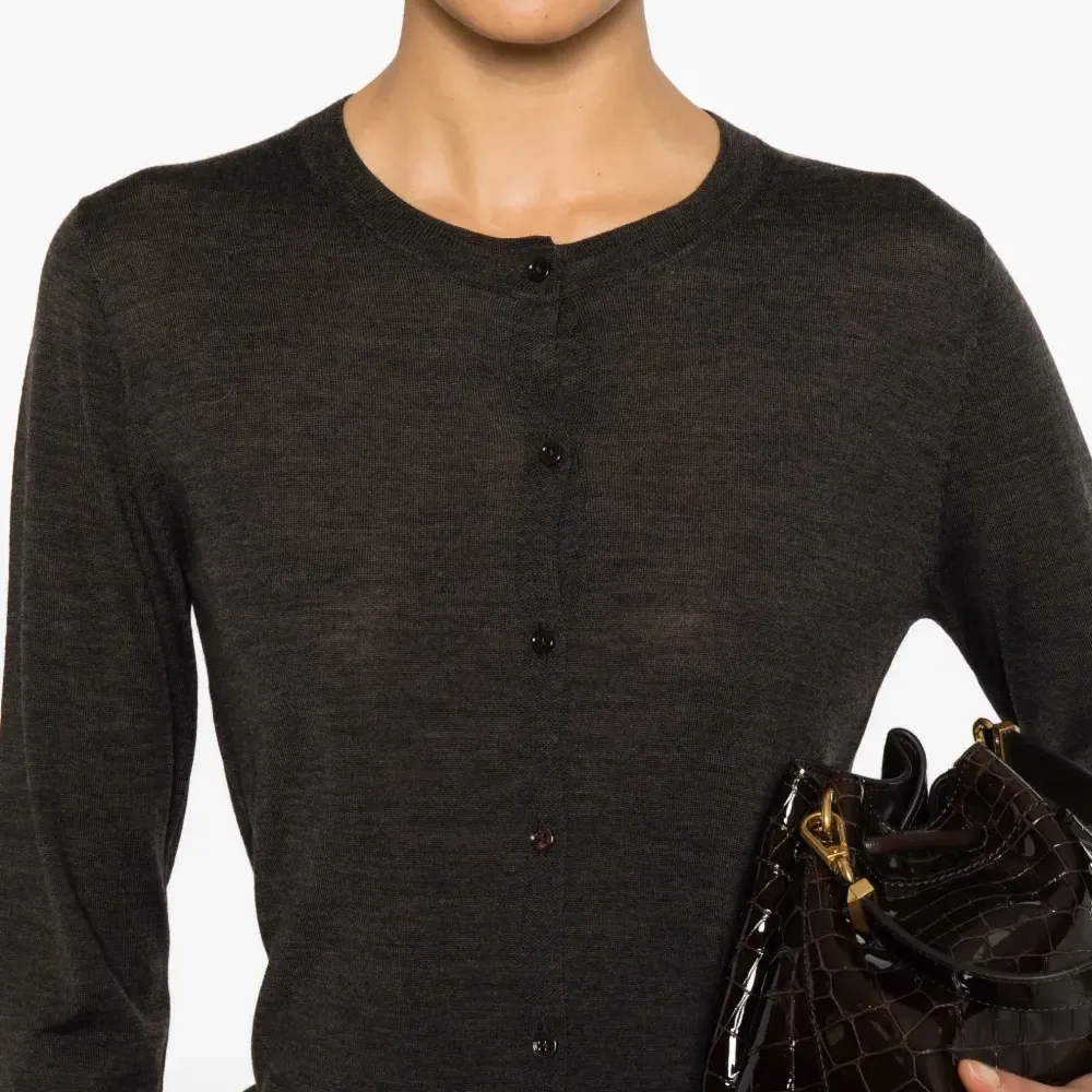 Топ на пуговицах