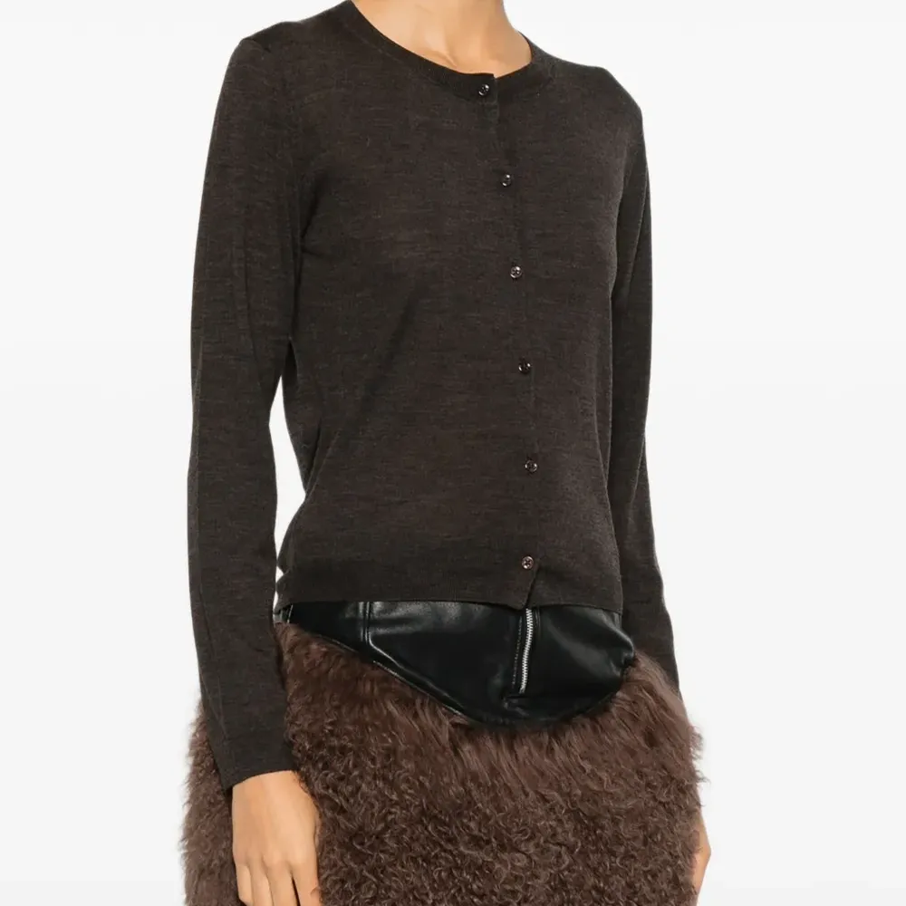 Топ на пуговицах