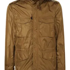 Куртка с множеством карманов