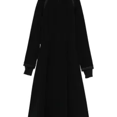 Плиссированное миди-платье с объемными деталями Плиссированное миди-платье с объемными деталями