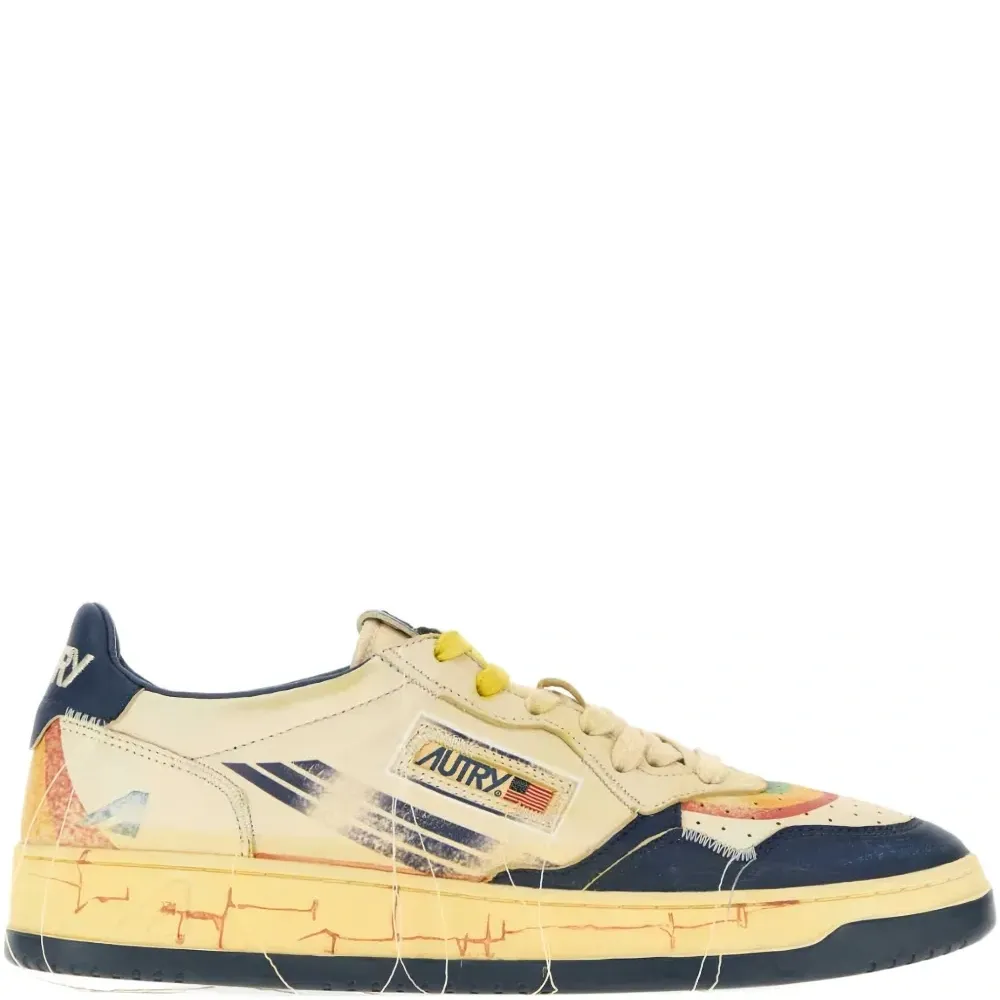 Кожаные кроссовки