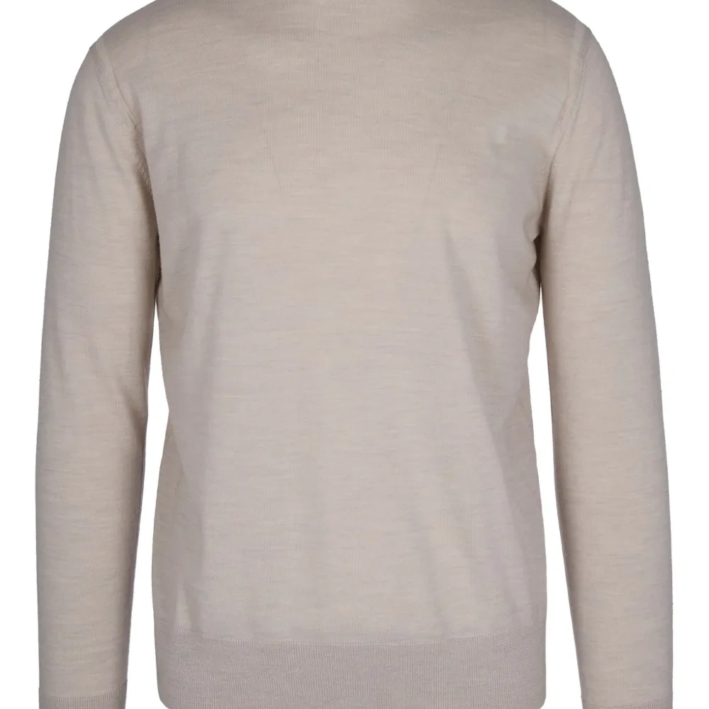 Тонкий шерстяной джемпер