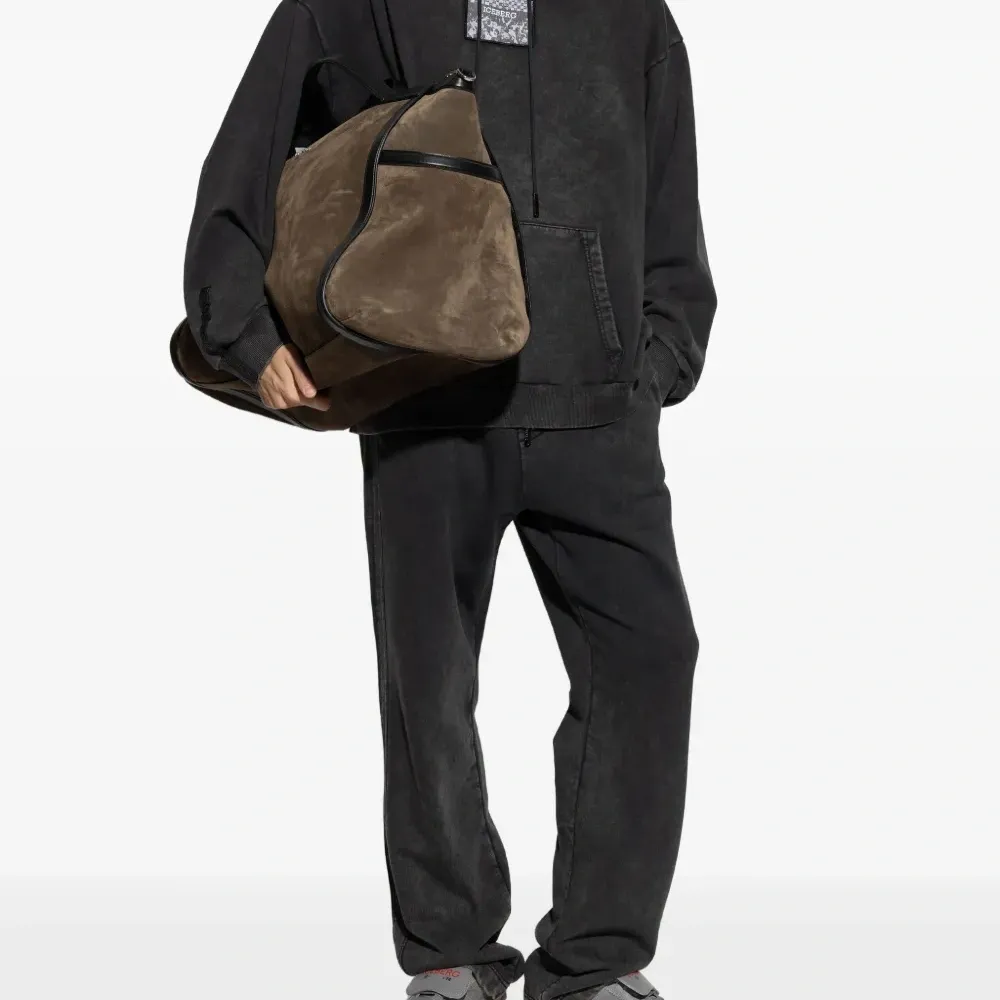 Худи с нашивкой-логотипом