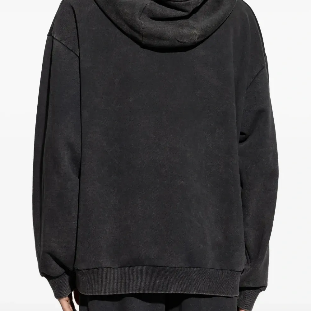 Худи с нашивкой-логотипом