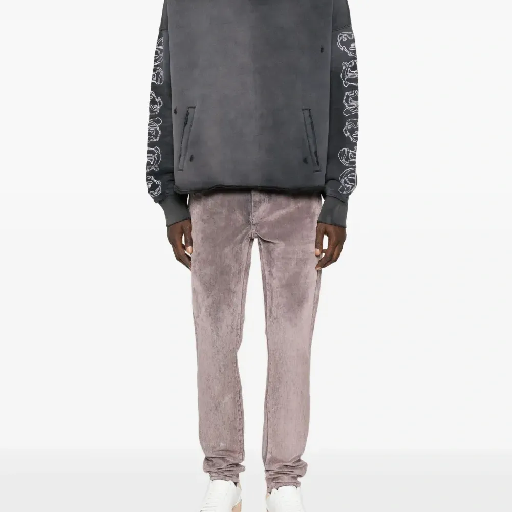 Толстовка с принтом на рукаве и эффектом потертости Толстовка с принтом на рукаве и эффектом потертости