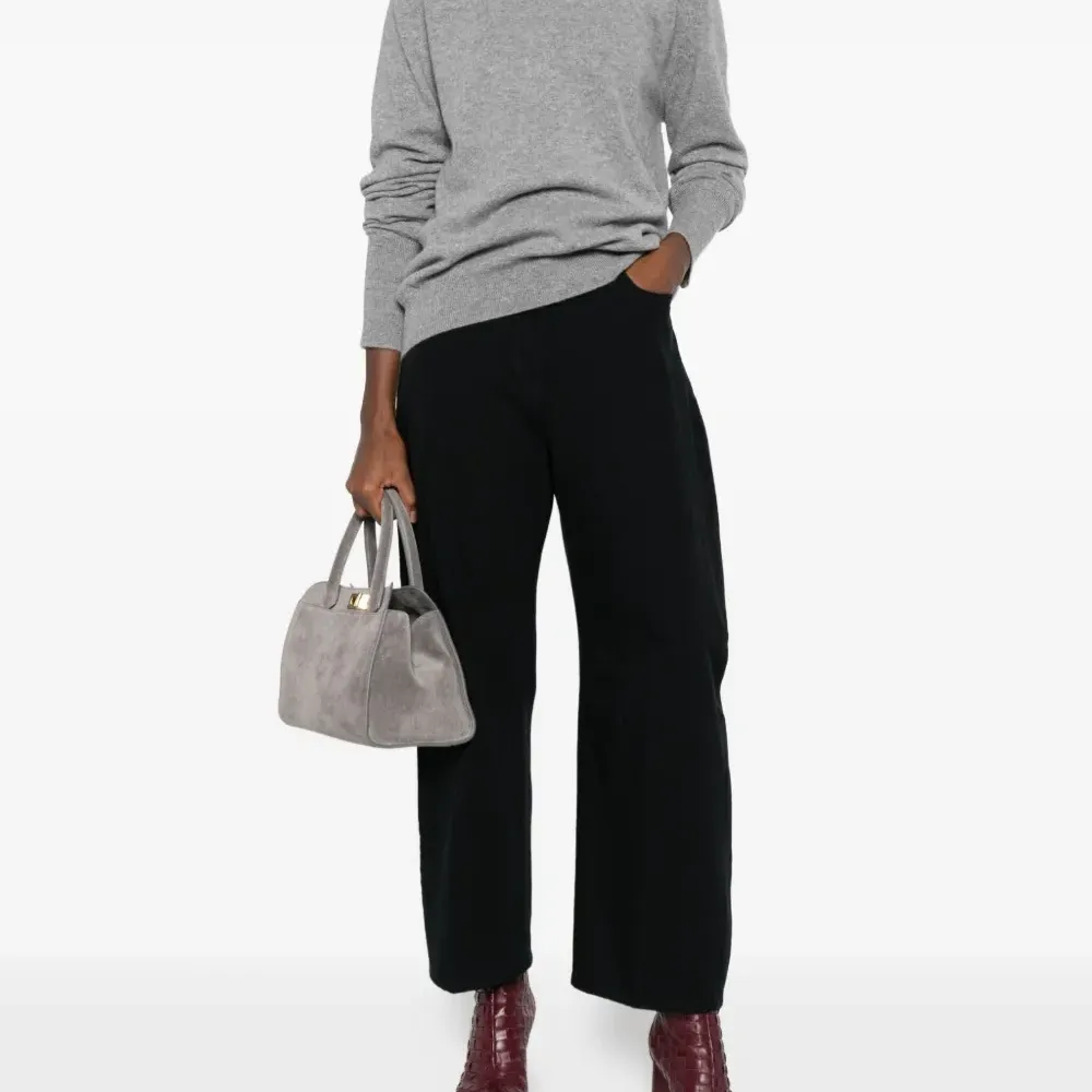 Свитер с круглым вырезом и ребристыми манжетами