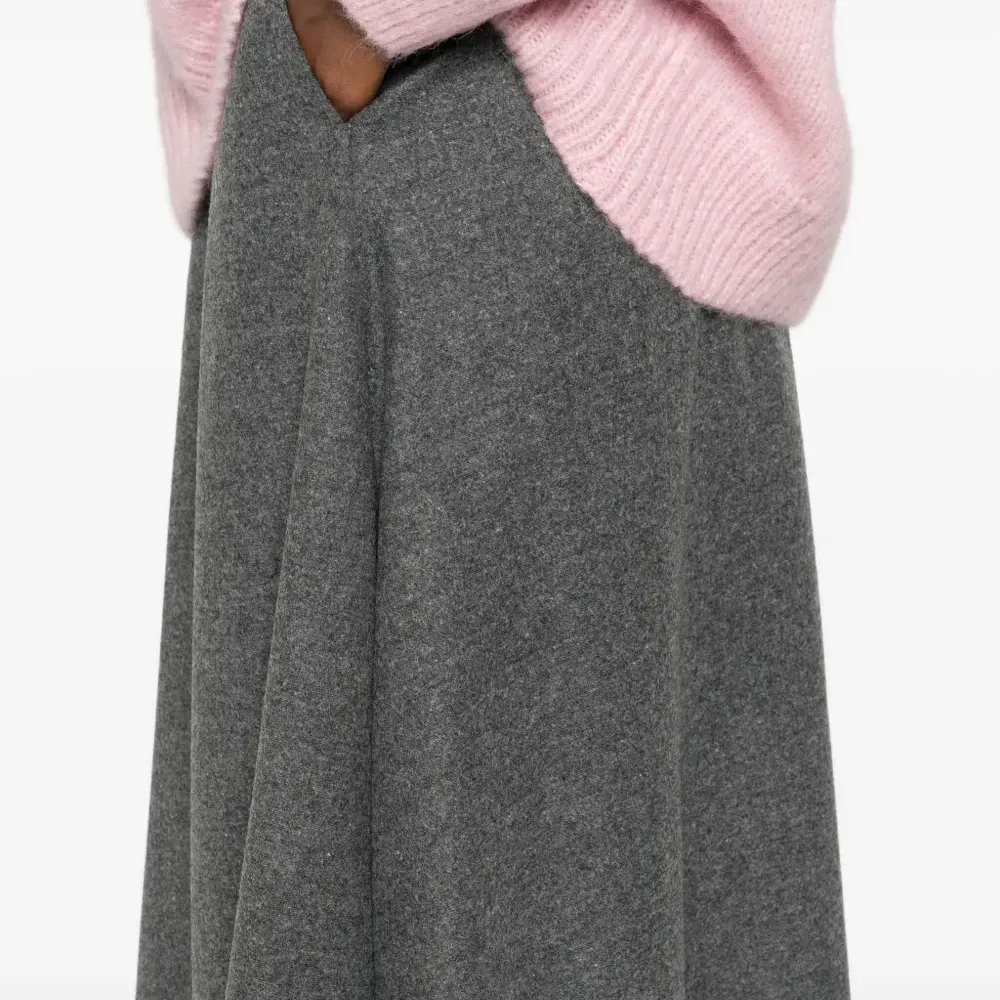 Миди-юбка силуэта "А-силуэт"