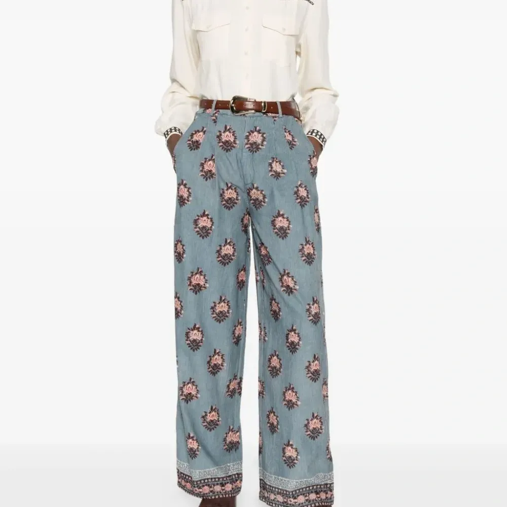 Вышитая рубашка