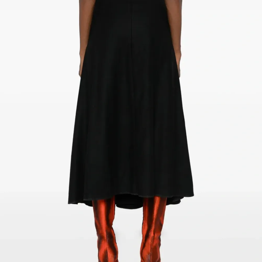 Расклешённая миди-юбка