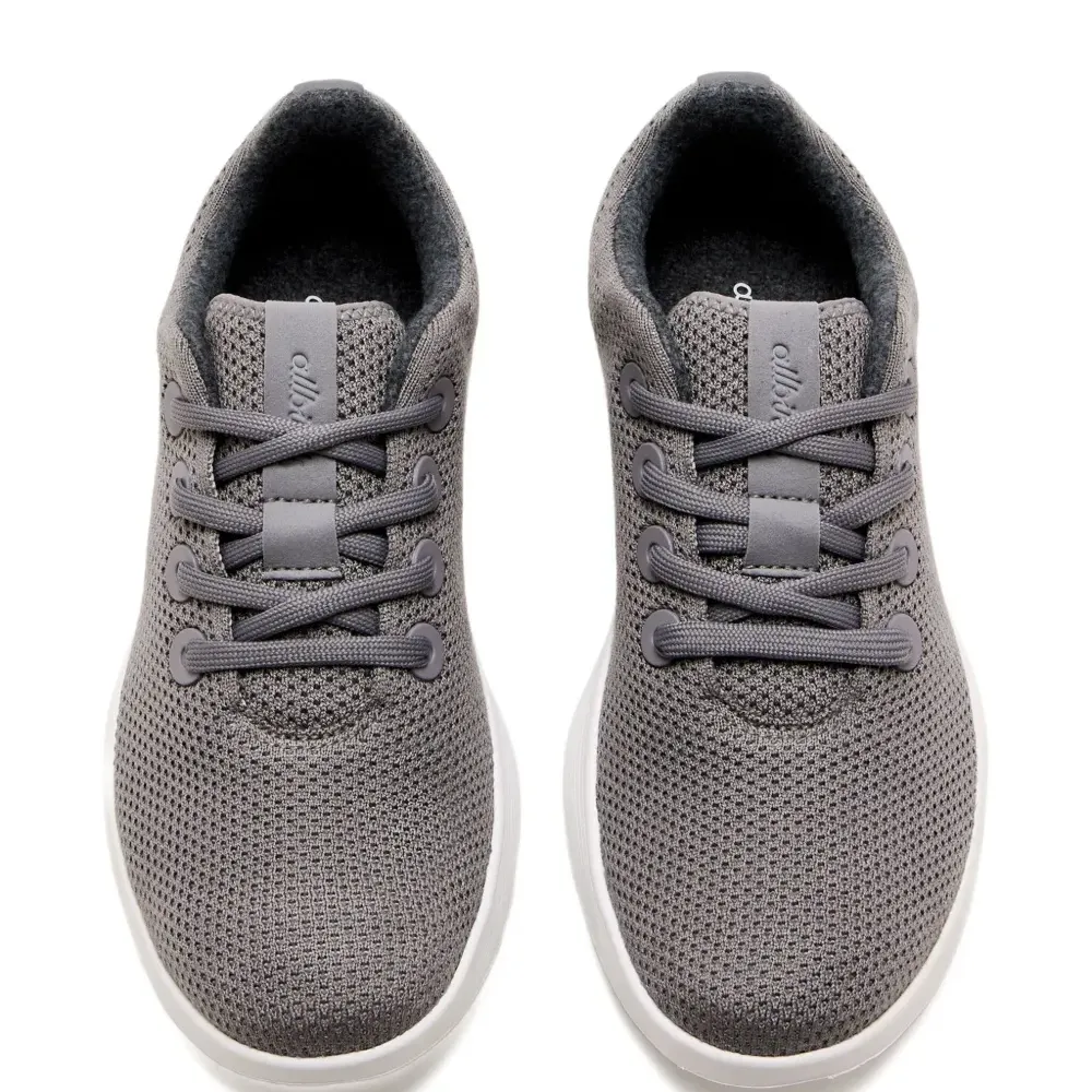 Фактурные кроссовки на шнуровке