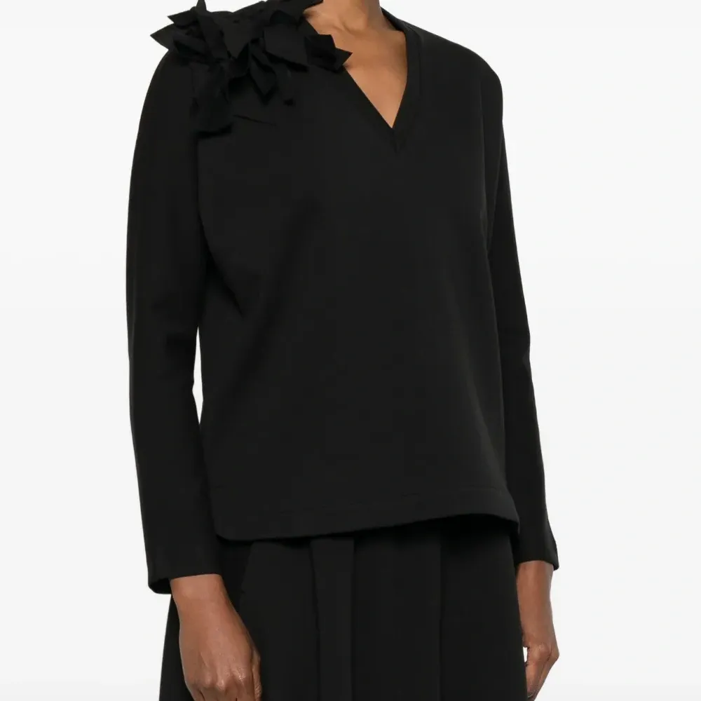 Блузка с бантом