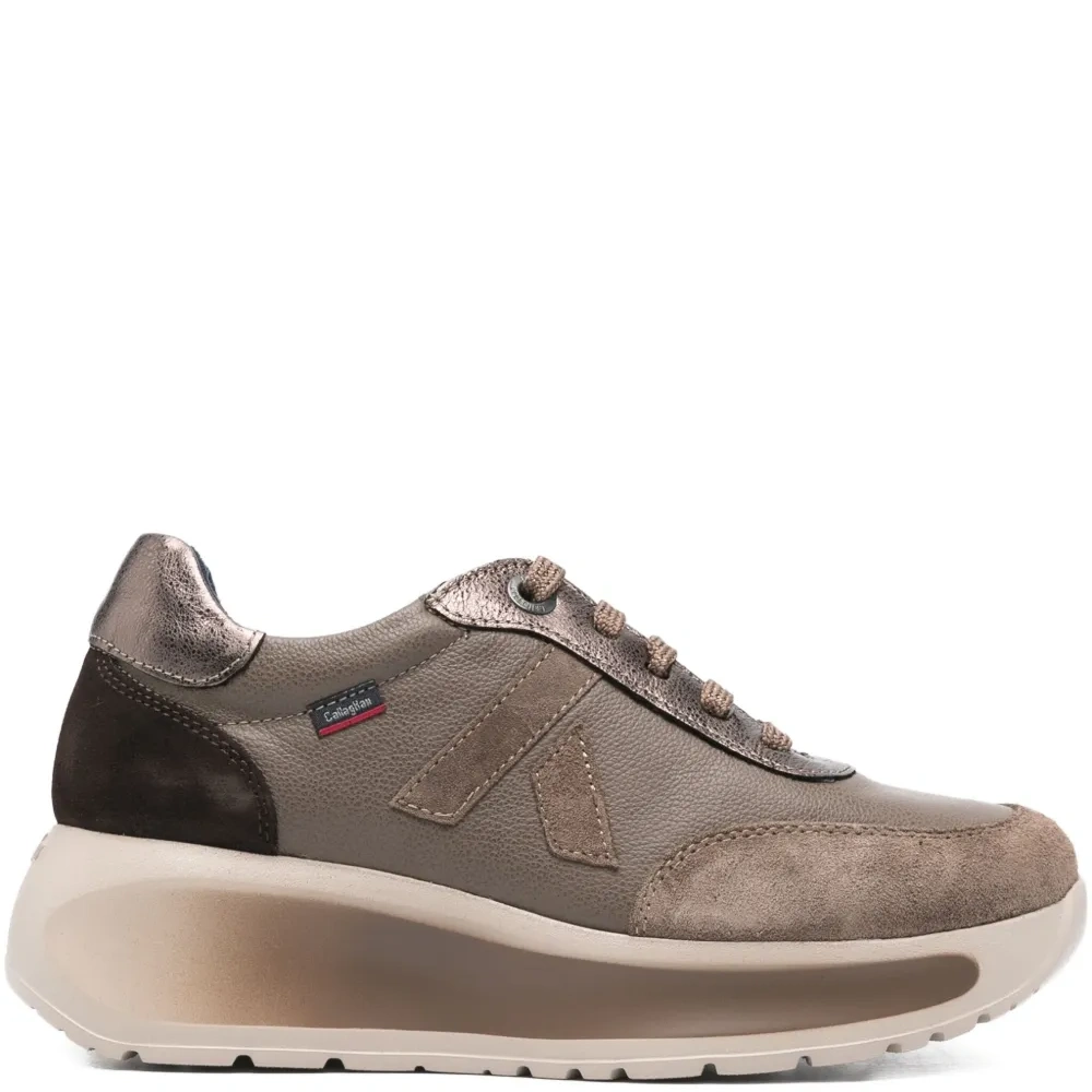 Кроссовки с панелями