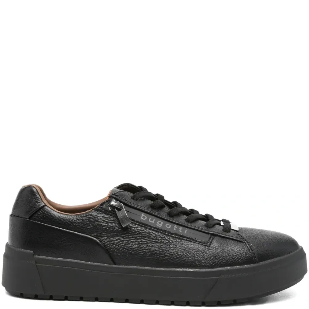 Кроссовки на шнуровке