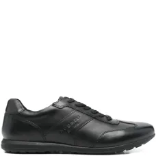 Кроссовки на шнуровке