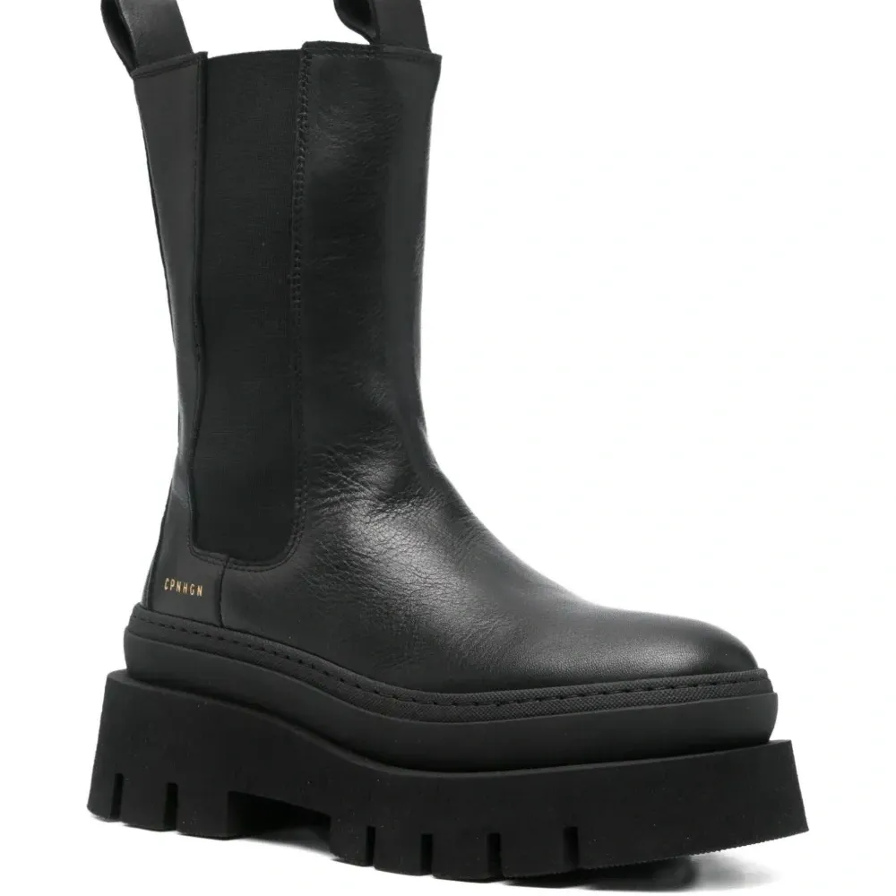 Кожаные ботинки