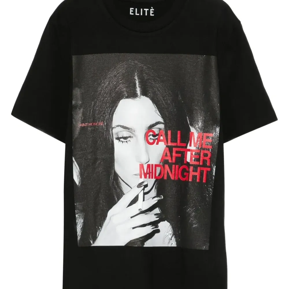 Футболка с графичным принтом Футболка с графичным принтом