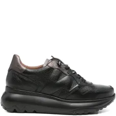 Кожаные кроссовки