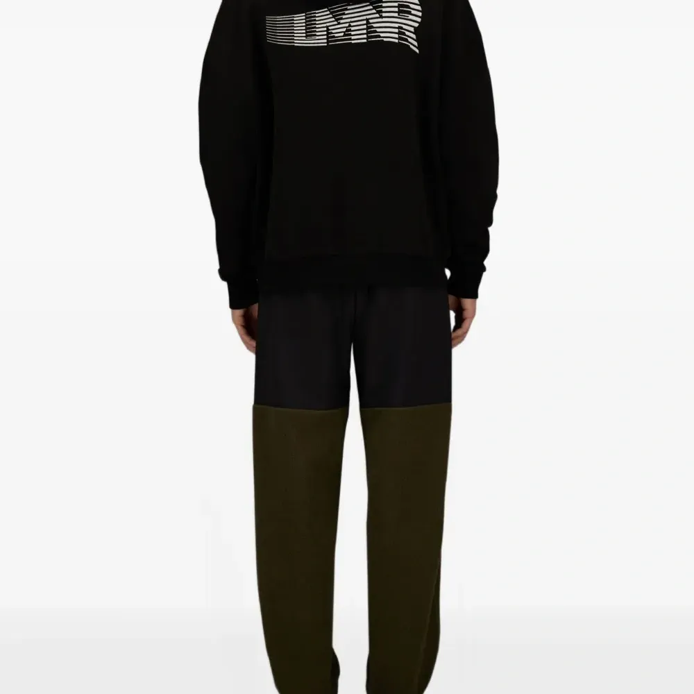 Флисовые спортивные брюки со вставками